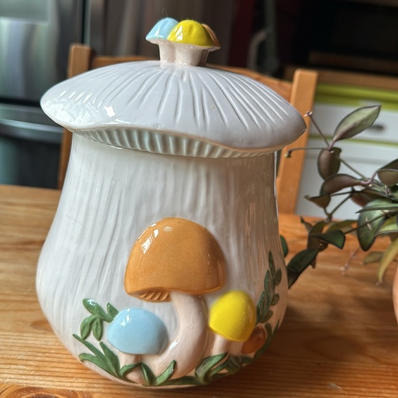 Vintage Mushroom Ceramic Canister - Picture 6 of 12